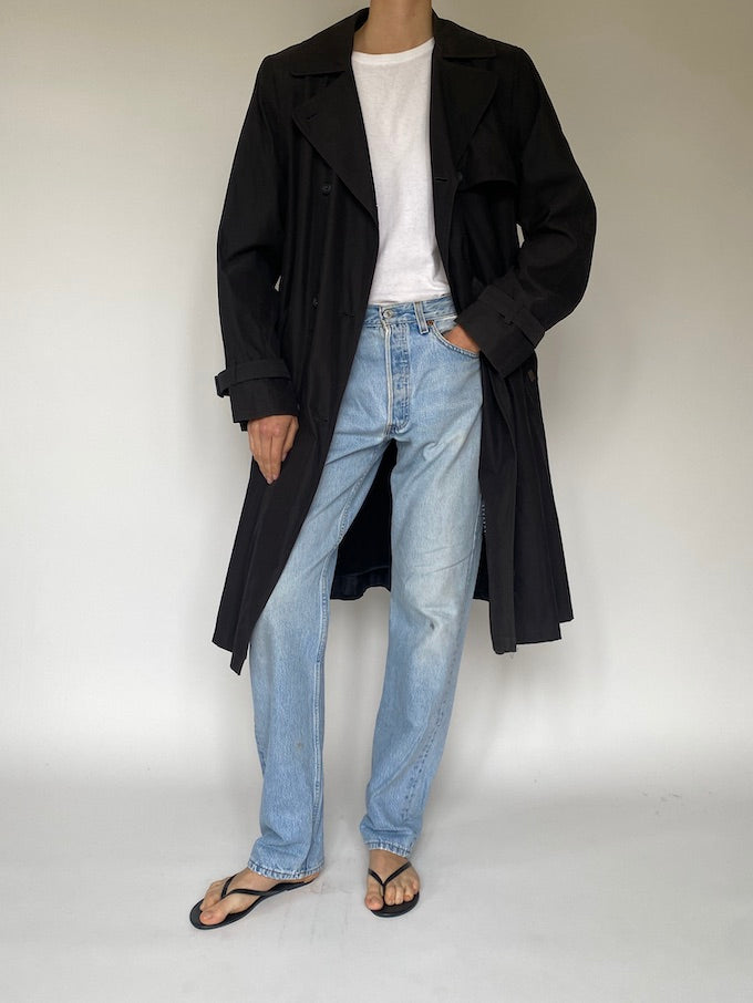 Vintage black trench coat 5289