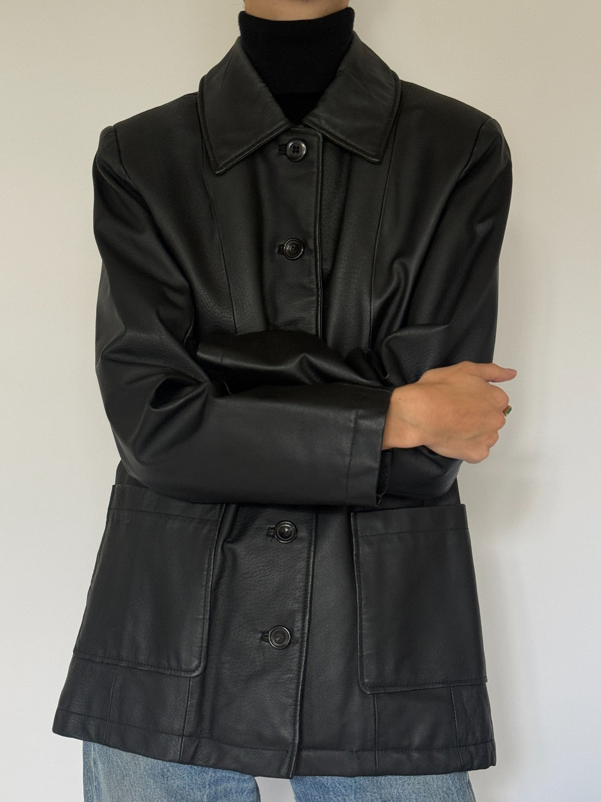 Vintage black structured leather jacket, view 6