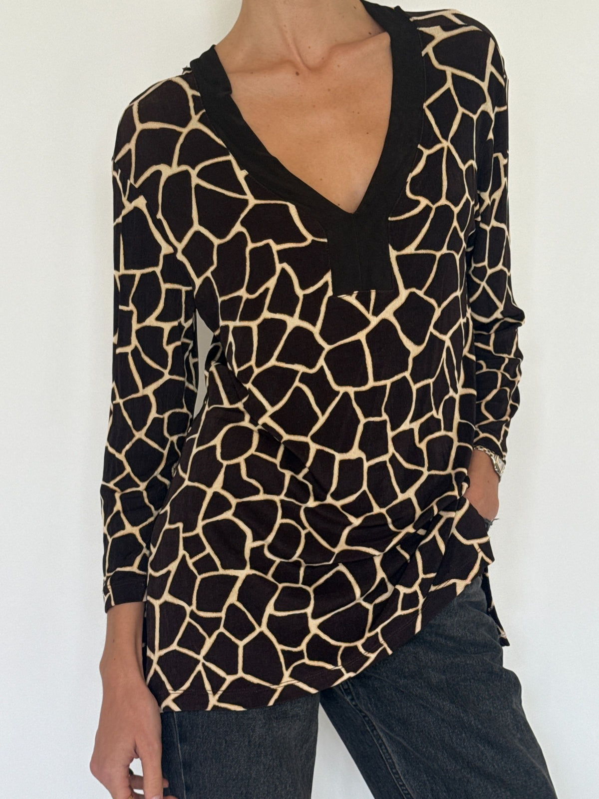 Black and cream abstract animal print V-neck long tunic top