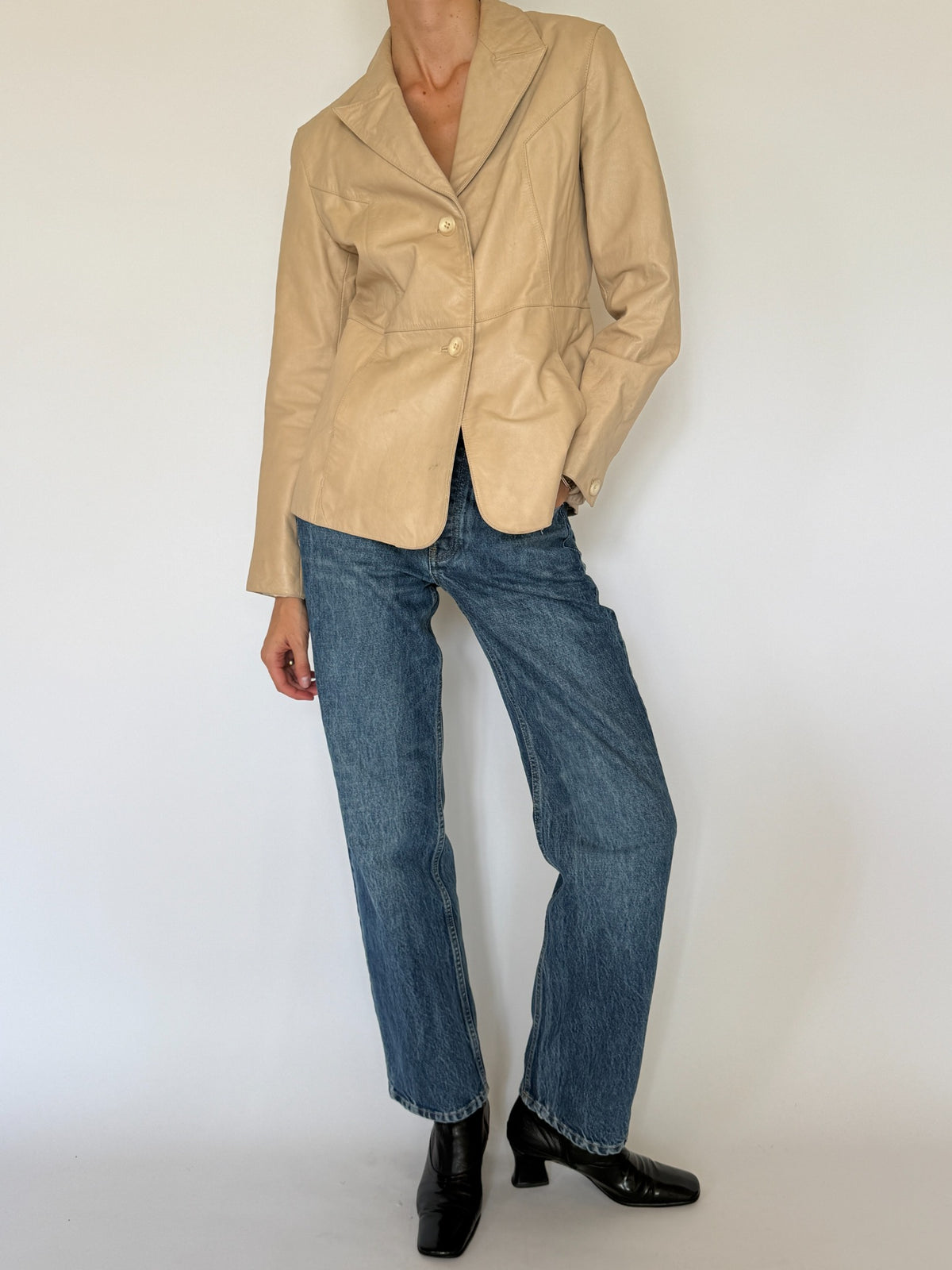 Vintage GUESS cream fitted leather blazer