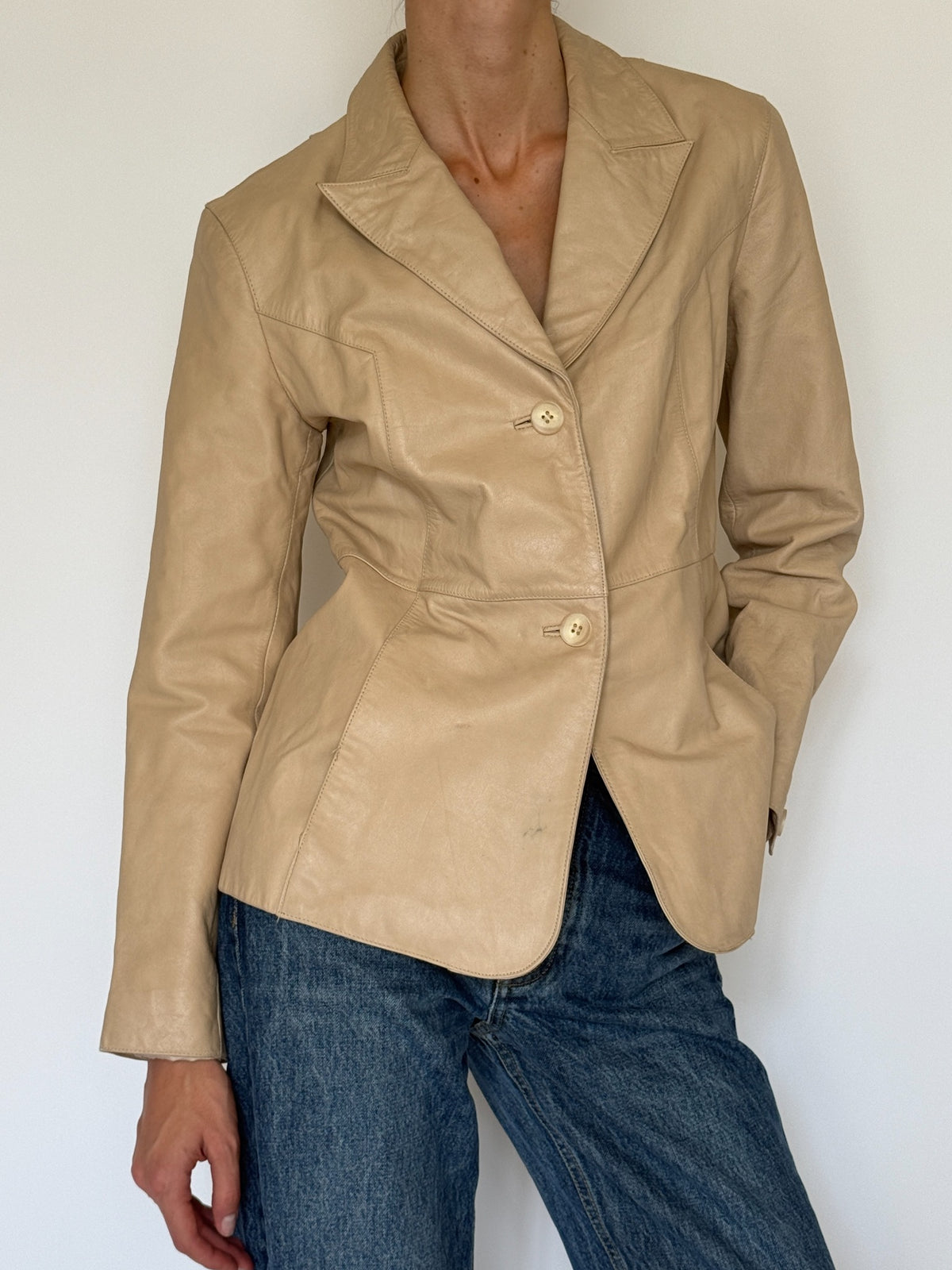 Vintage GUESS cream fitted leather blazer