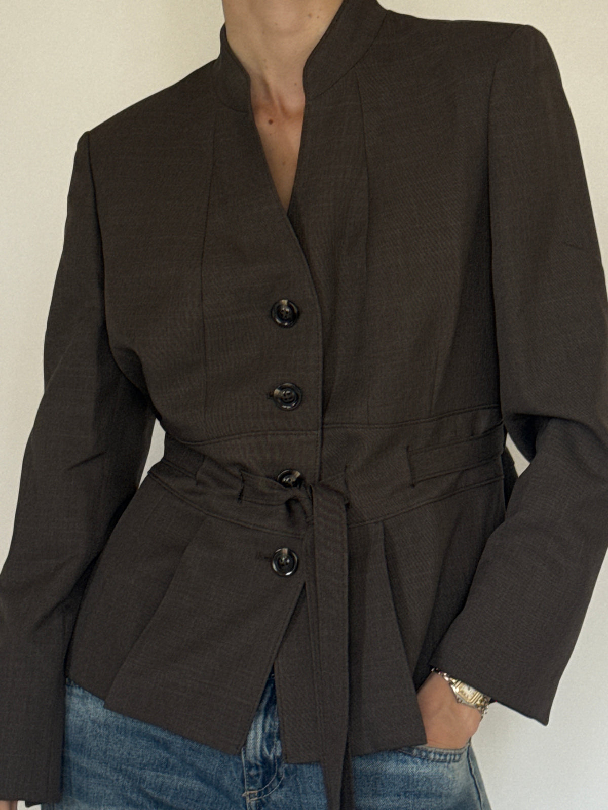 Vintage brown tailored jacket sleeve detail