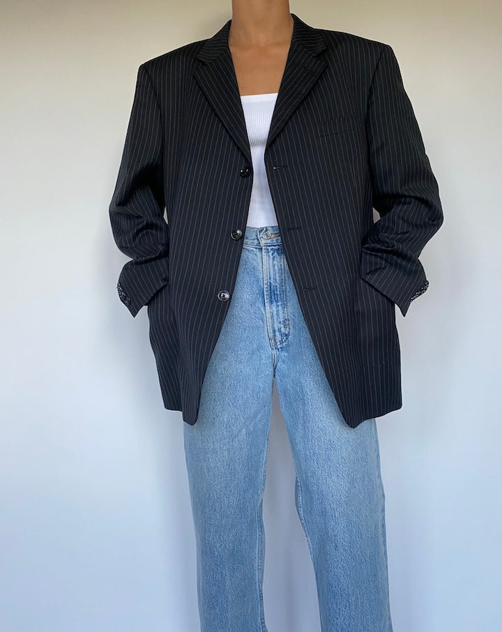 VINTAGE BLACK PINSTRIPED BLAZER 2773