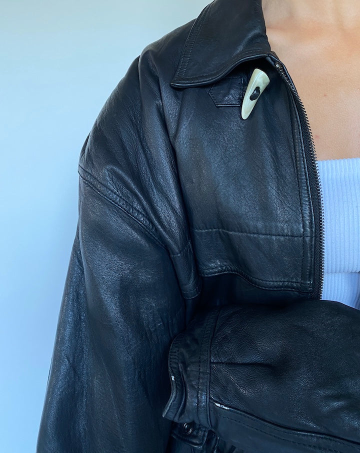 VINTAGE OVERSIZED BLACK LEATHER JACKET 2779