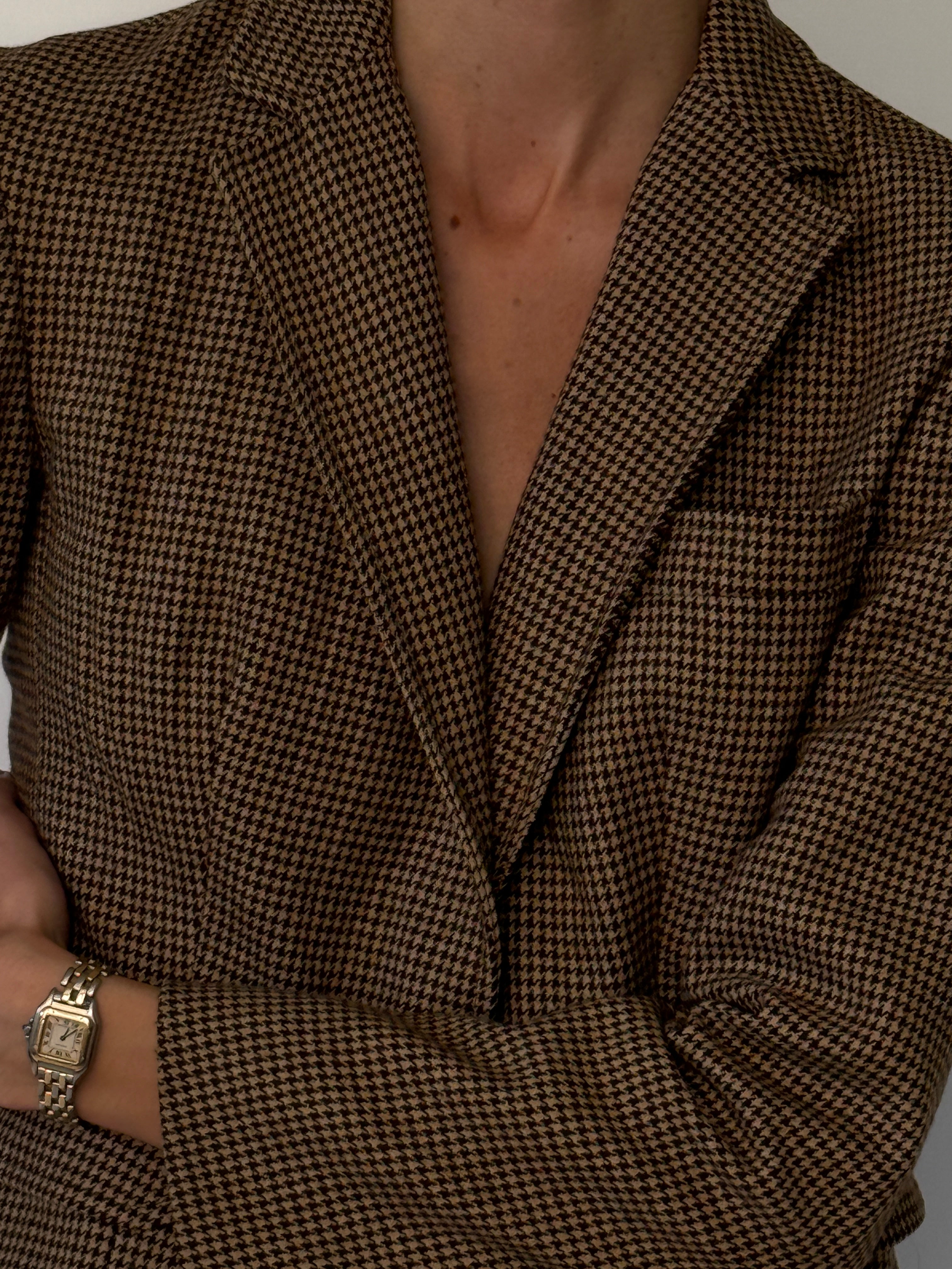 Vintage brown houndstooth blazer lapel detail