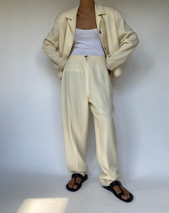 VINTAGE GIANNI CREAM TEXTURED WOOL SUIT 2376