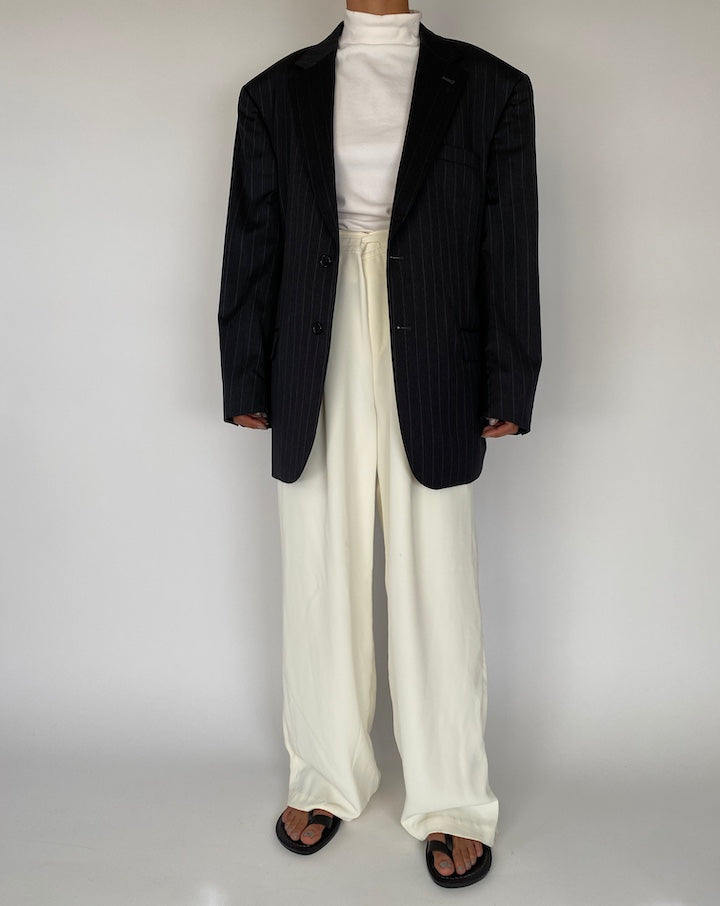VINTAGE OVERSIZED DARK GREY PINSTRIPED BLAZER 2244