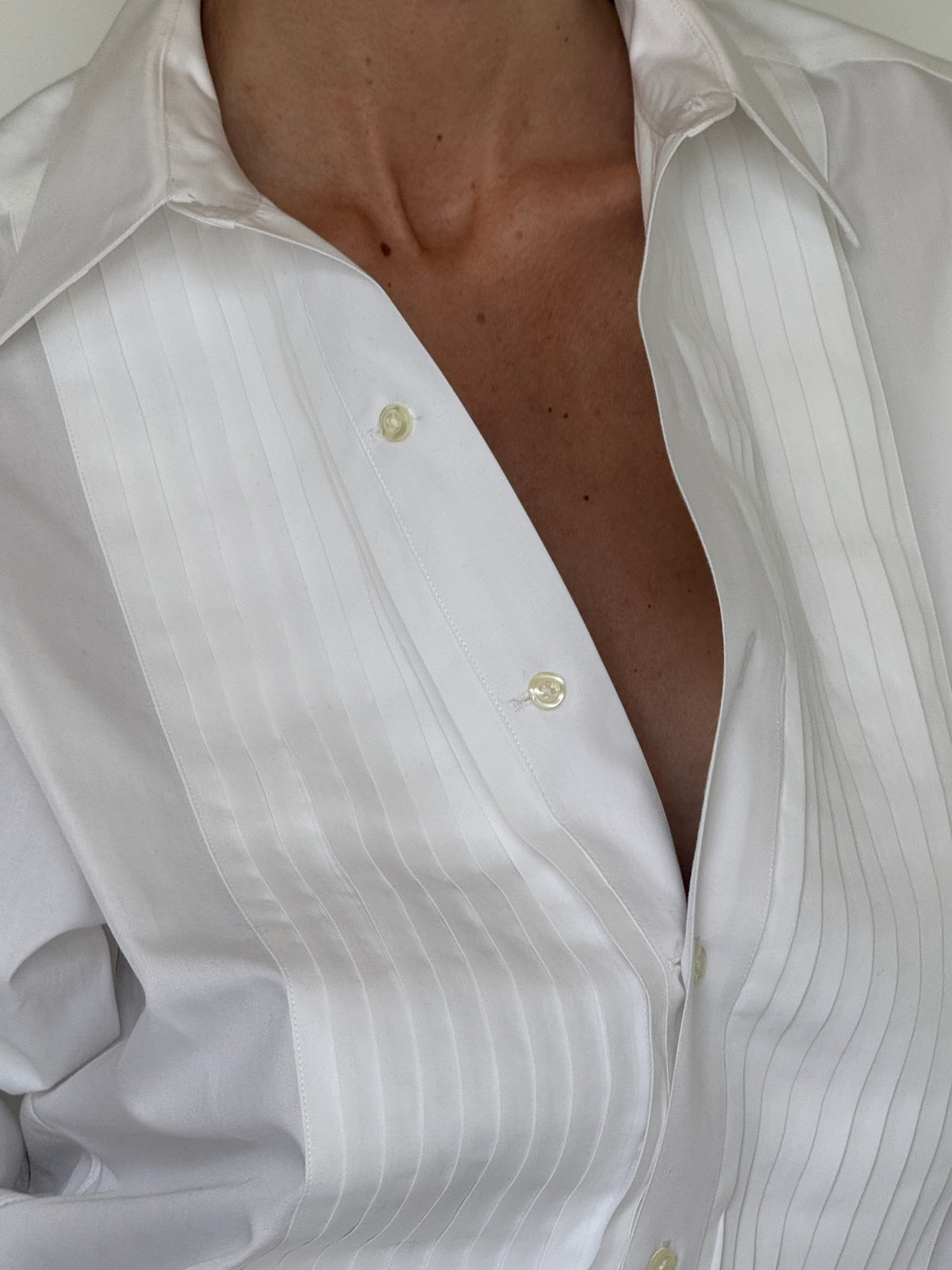 Vintage pleated tuxedo shirt white collar and button detail