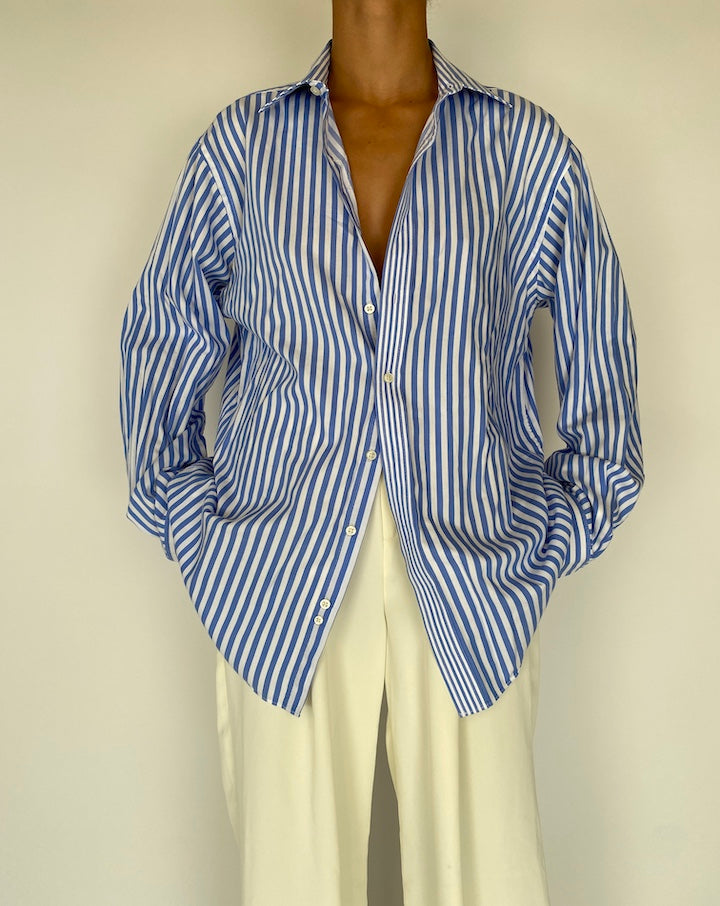 VINTAGE BLUE AND WHITE STRIPED BUTTON DOWN SHIRT 2251