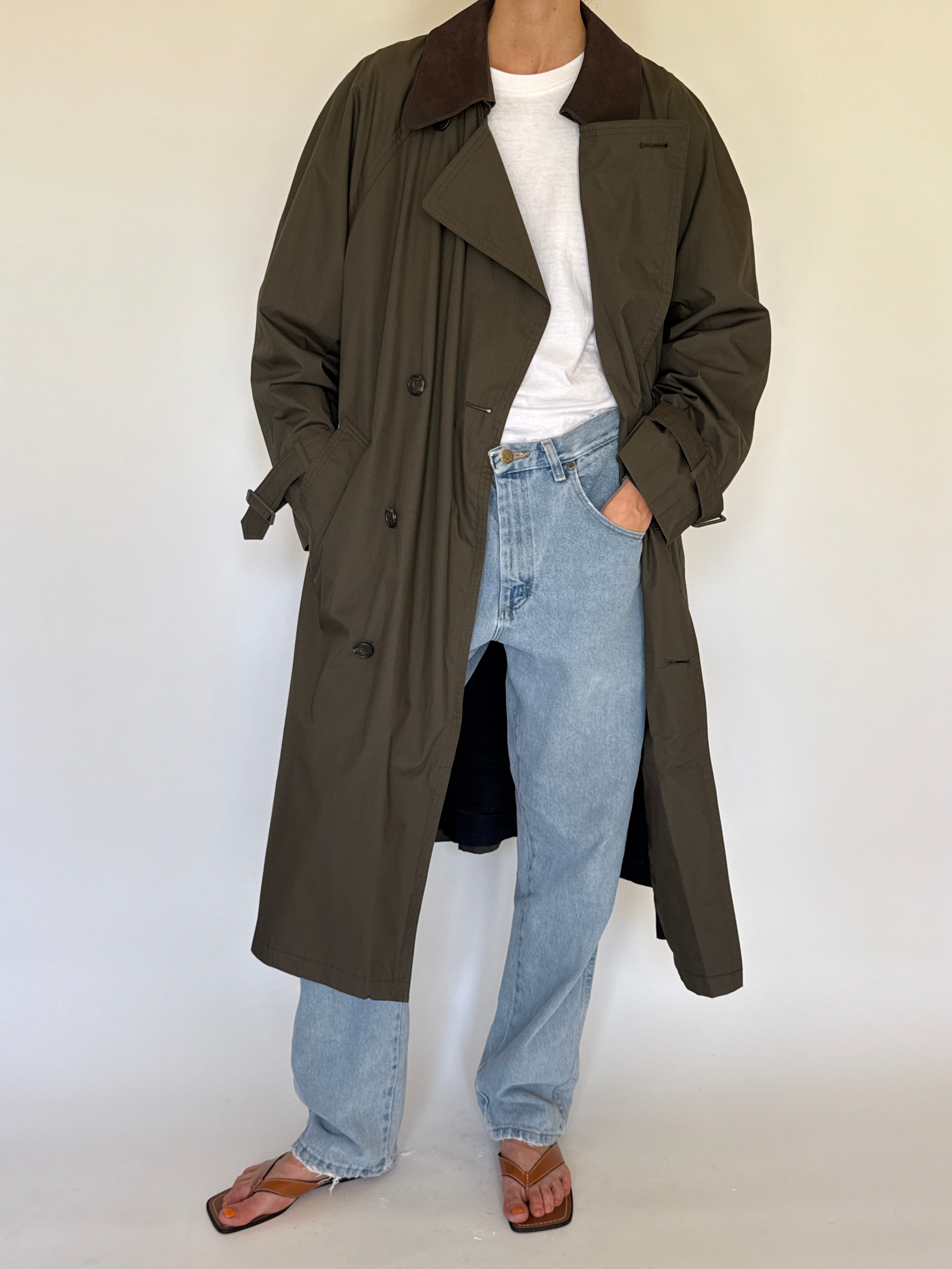 Vintage olive trench coat collar detail contrasting brown collar