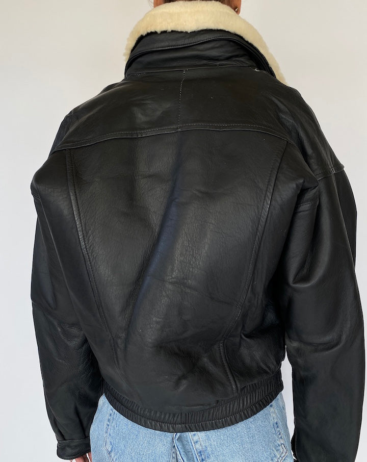 VINTAGE OVERSIZED BLACK LEATHER JACKET 2266