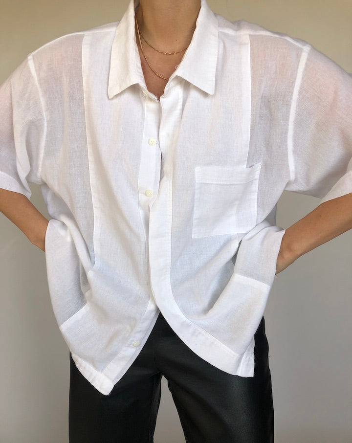 Vintage white short sleeve shirt 317