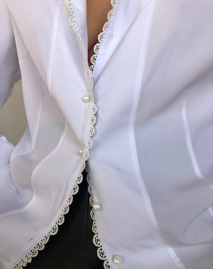 VINTAGE WHITE BLOUSE WITH DETAILING 318