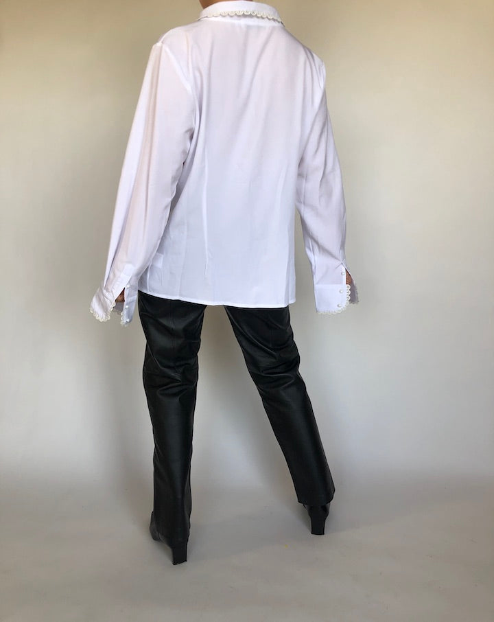VINTAGE WHITE BLOUSE WITH DETAILING 318