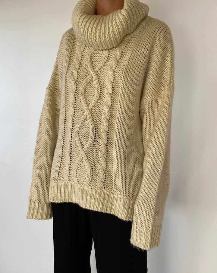 VINTAGE CREAM CABLE KNITTED TURTLENECK 2325