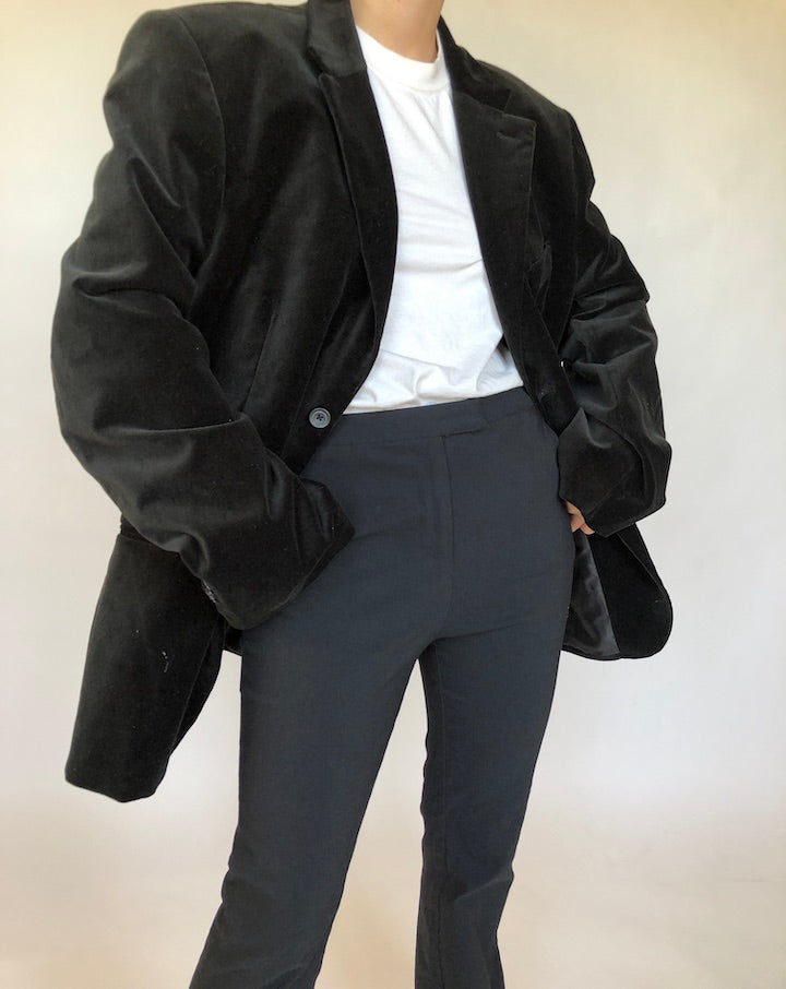 VINTAGE BLACK VELLVET BLAZER 343
