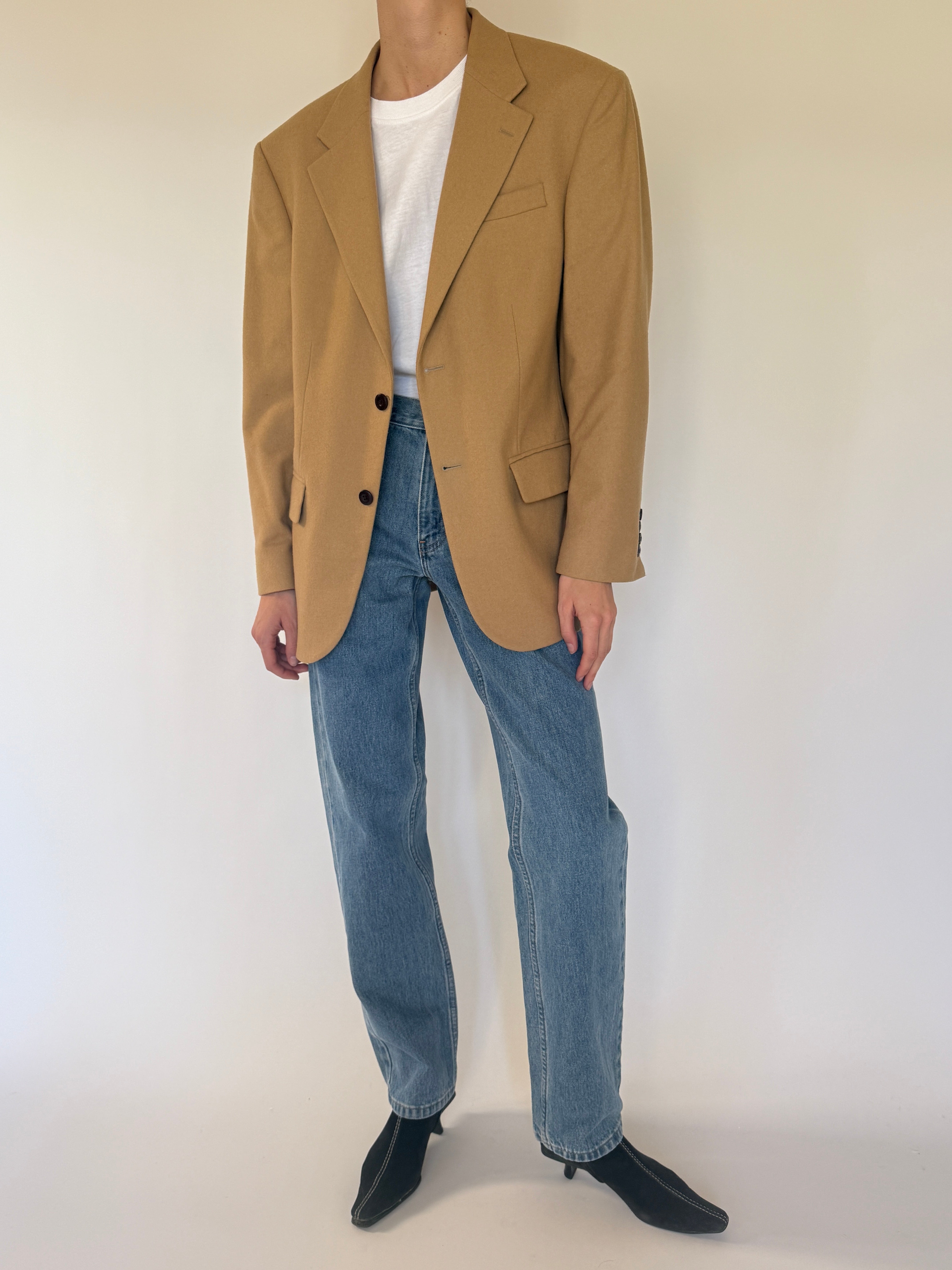 Vintage Oscar de la Renta camel blazer pocket detail