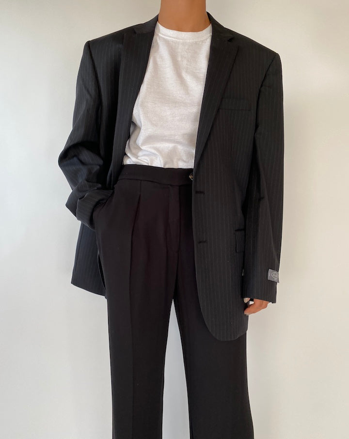 VINTAGE BLACK PINSTRIPED BLAZER 2350