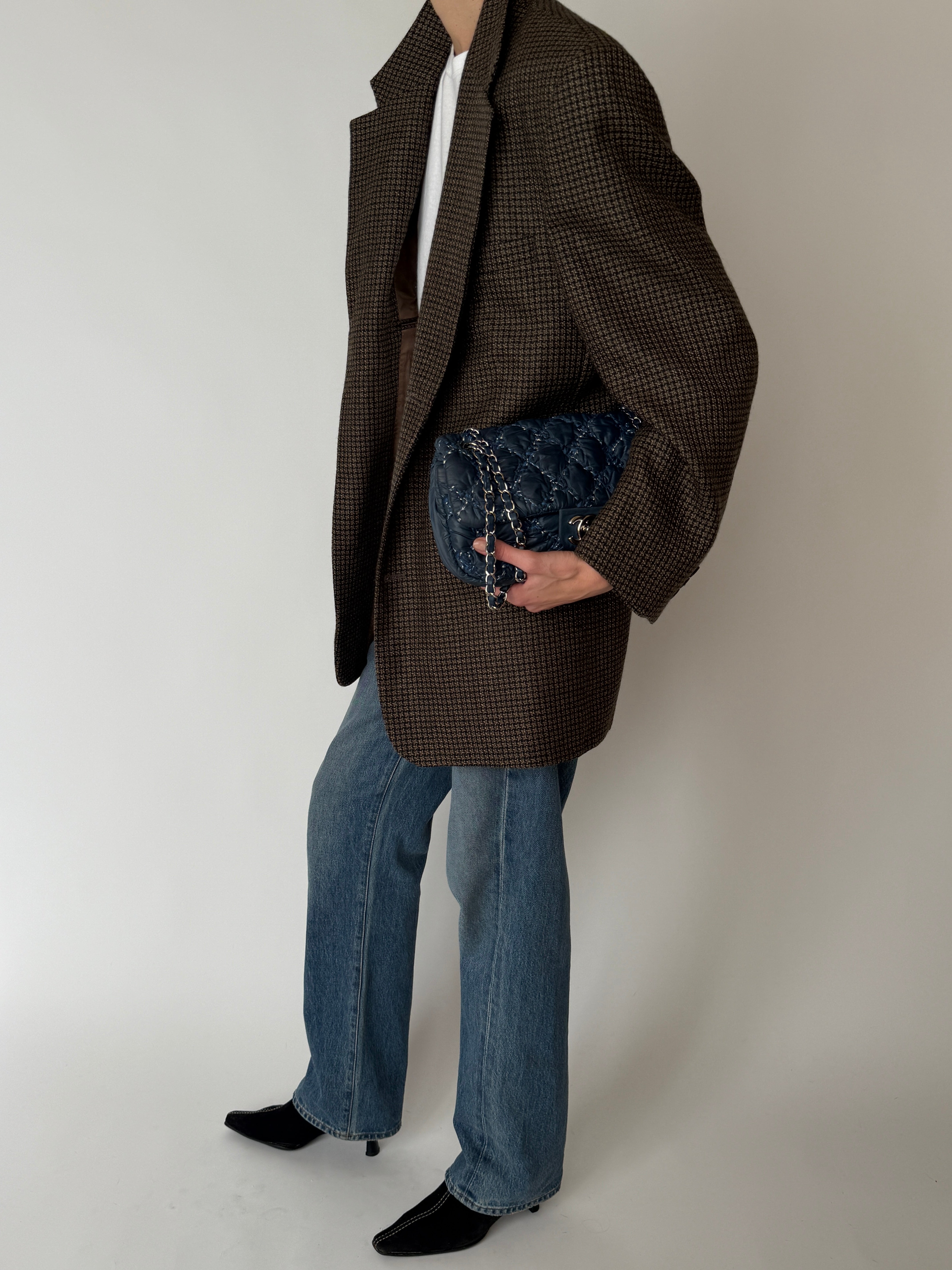 Vintage brown houndstooth blazer with notched lapel side view