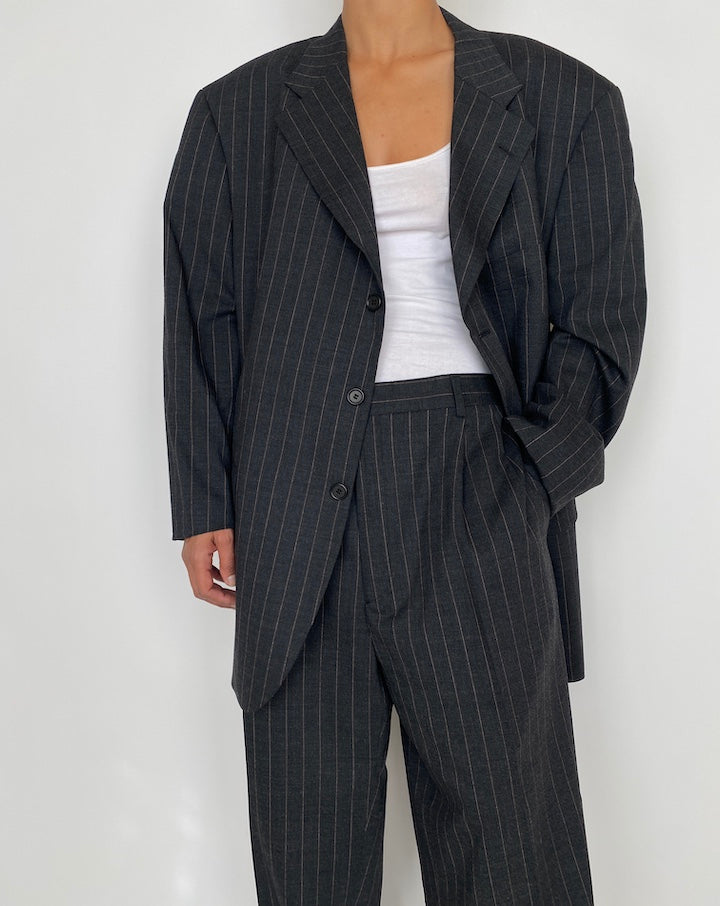 VINTAGE OVERSIZED PINSTRIPED SUIT 2862