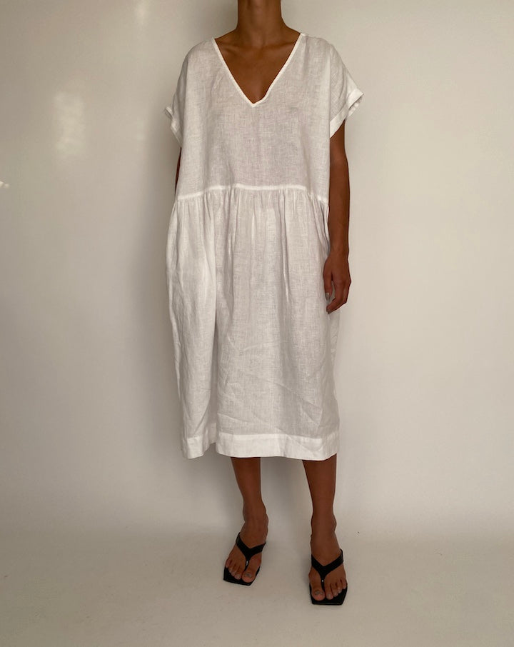 VINTAGE LONG WHITE LINEN DRESS 2371