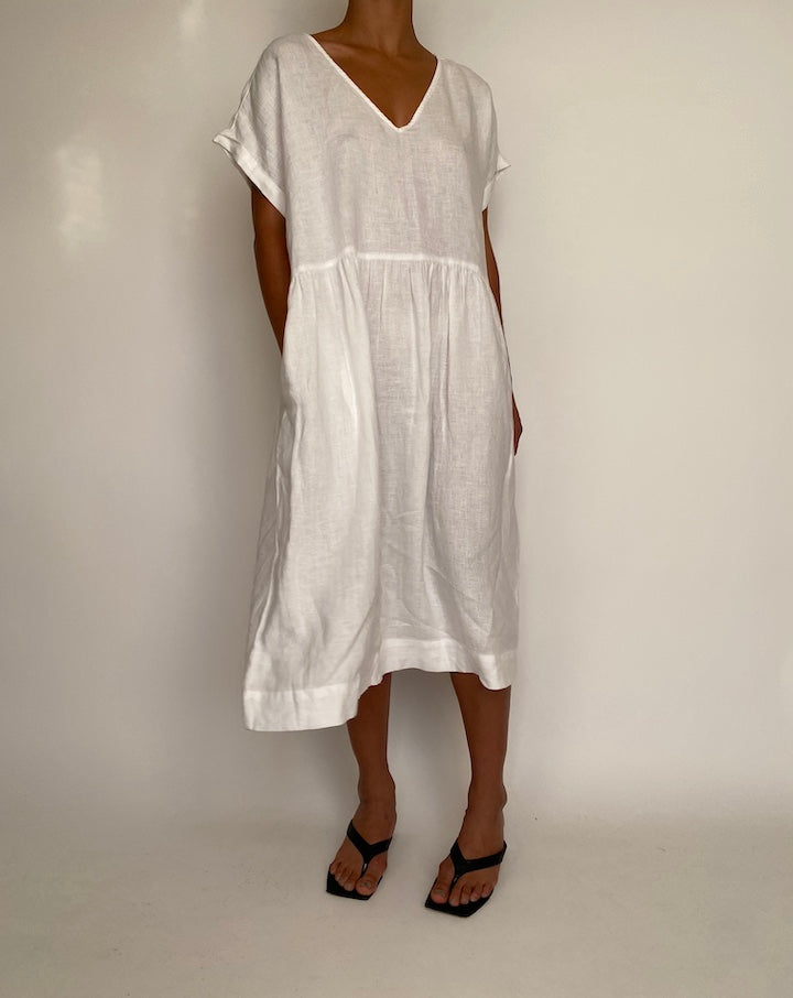 VINTAGE LONG WHITE LINEN DRESS 2371