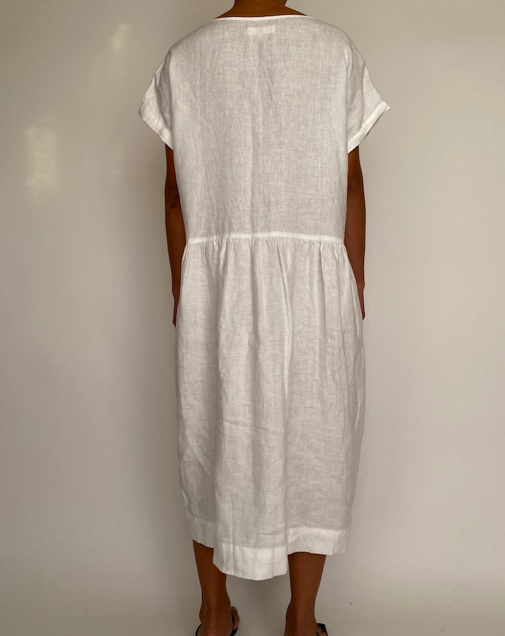 VINTAGE LONG WHITE LINEN DRESS 2371