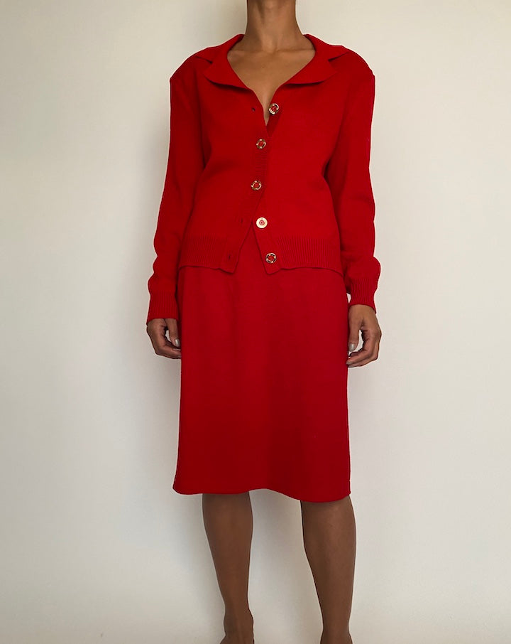 VINTAGE RED TWO PIECE SUIT BY ST. JOHN 2377