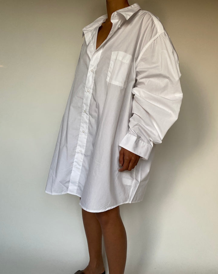 VINTAGE WHITE SHIRT WORN AS A DRESS 2383