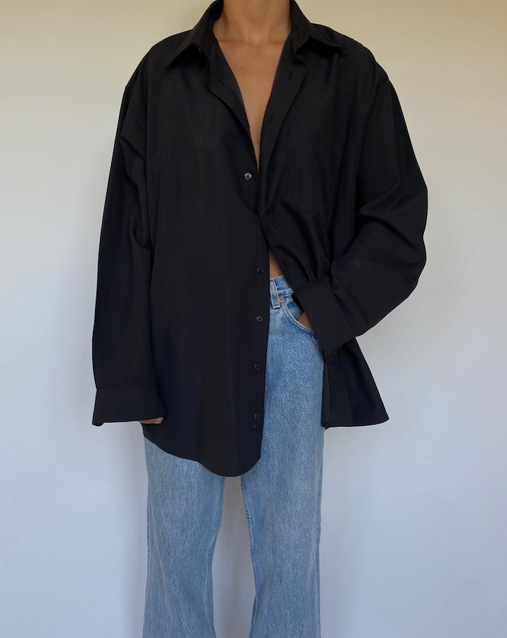 VINTAGE OVERSIZED BLACK BUTTON DOWN SHIRT 1549