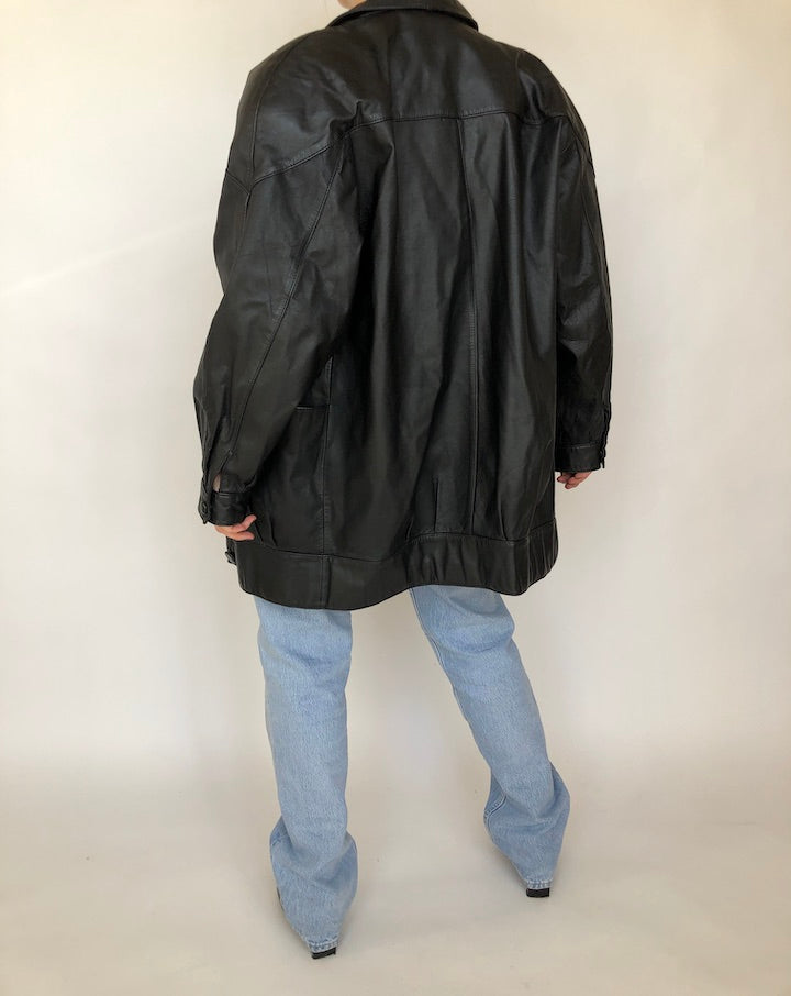 VINTAGE BLACK LEATHER JACKET 371