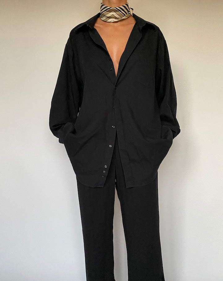 VINTAGE BLACK BUTTON DOWN LONG SLEEVE SHIRT 2397