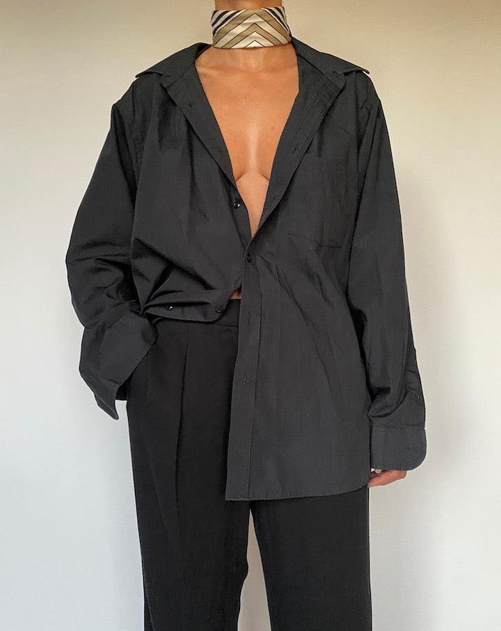 VINTAGE BLACK OVERSIZED SHIRT 2401