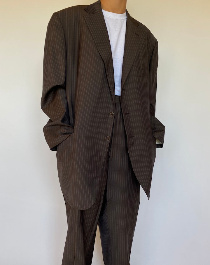 VINTAGE OVERSIZED BROWN PINSTRIPED SUIT 1575