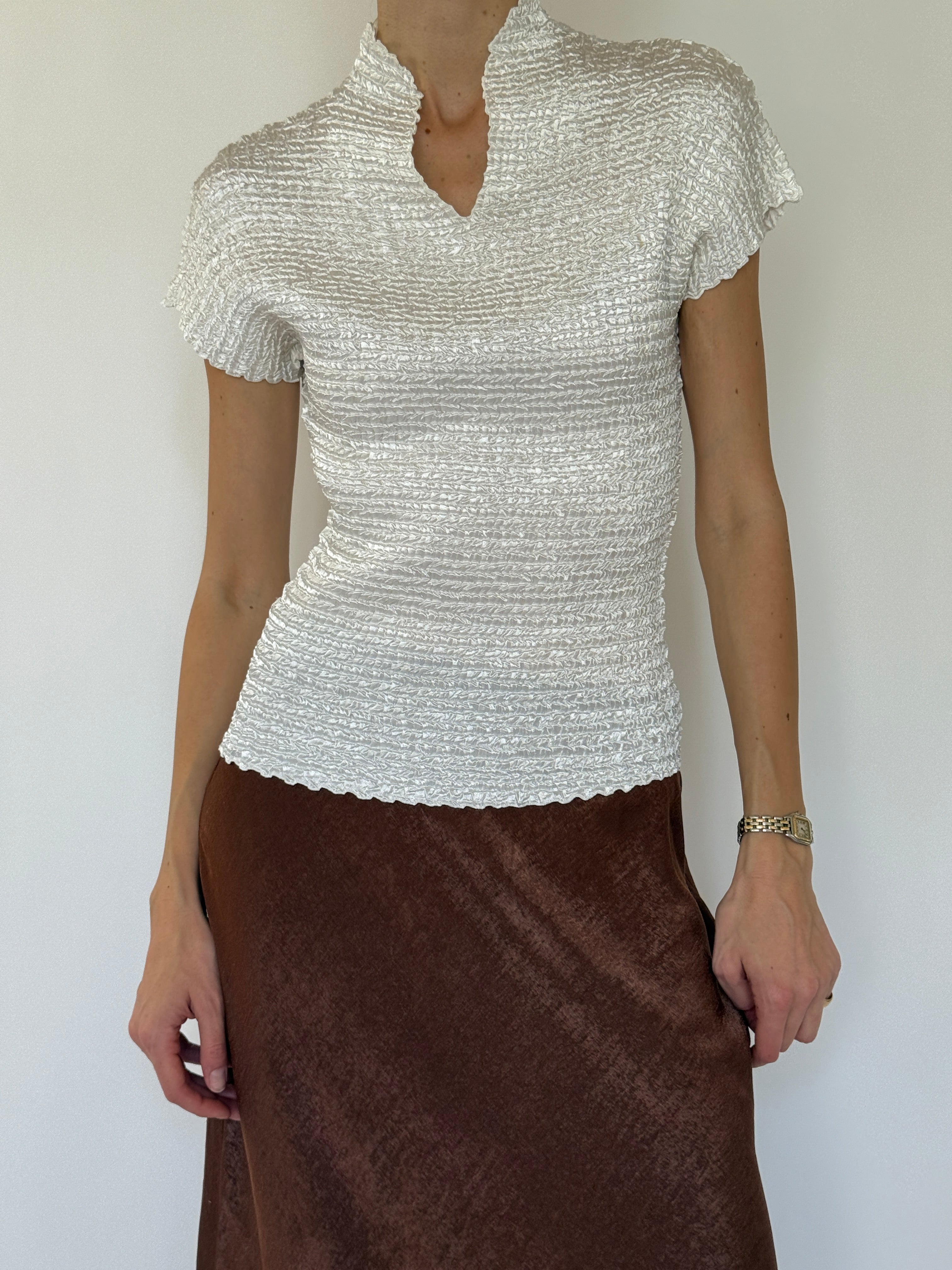 Vintage ivory textured top sleeve detail