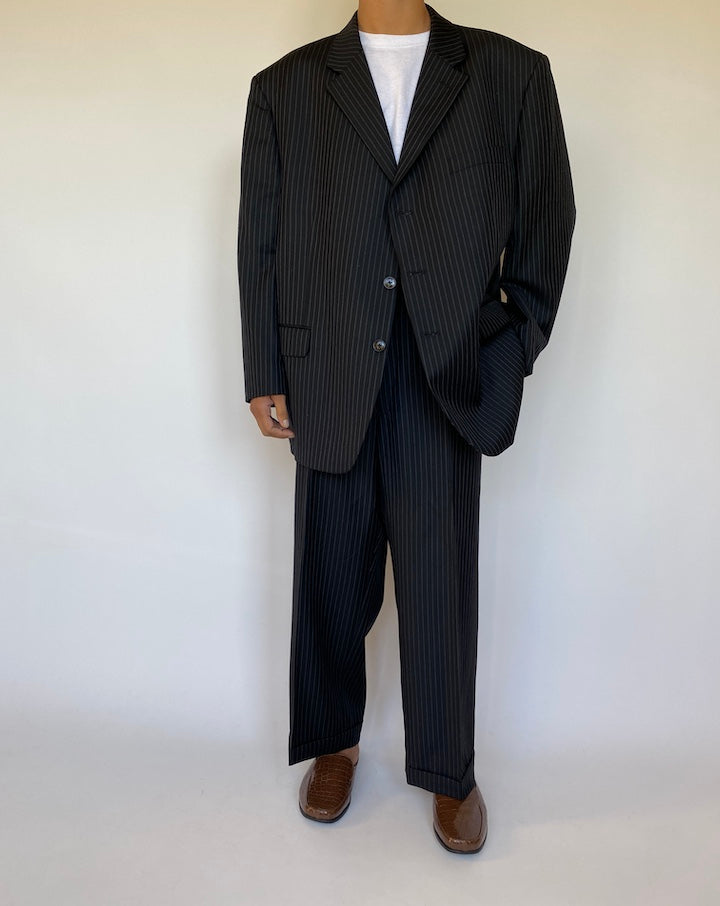 VINTAGE PINSTRIPED SUIT 1576