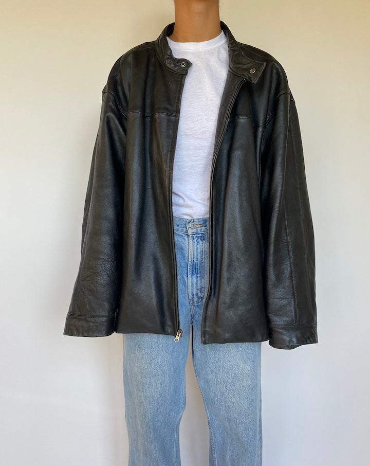 VINTAGE OVERSIZED BLACK LEATHER JACKET 1578
