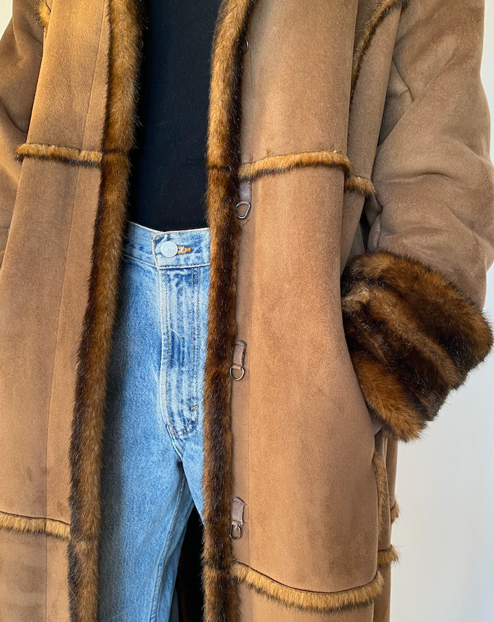 VINTAGE LONG BROWN FAUX FUR COAT 4309