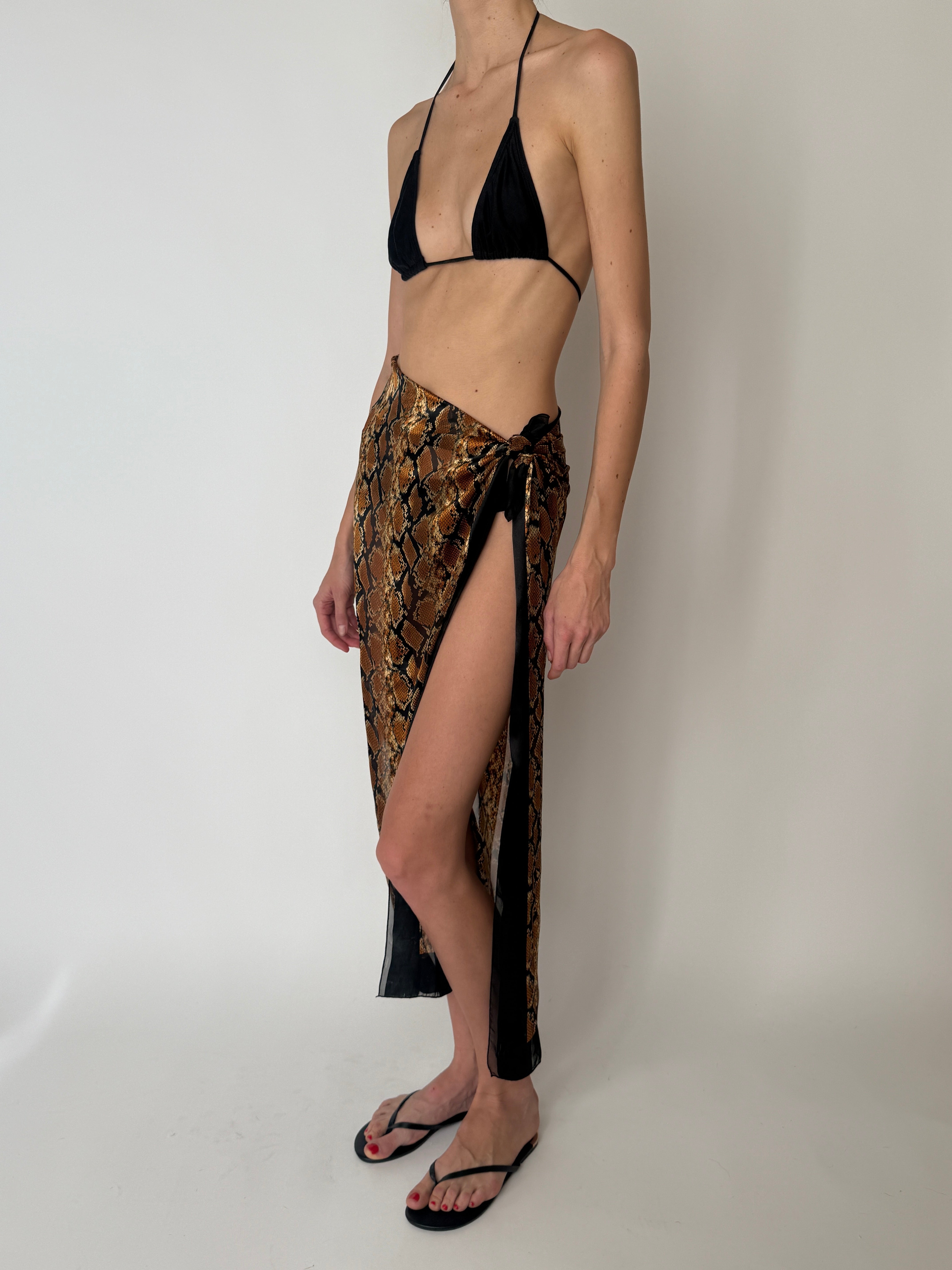 Vintage snake print tie detail