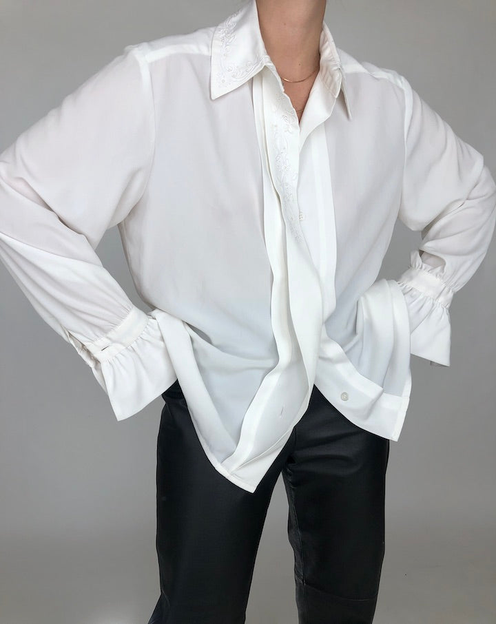 VINTAGE BLOUSE WITH DETAILING 398