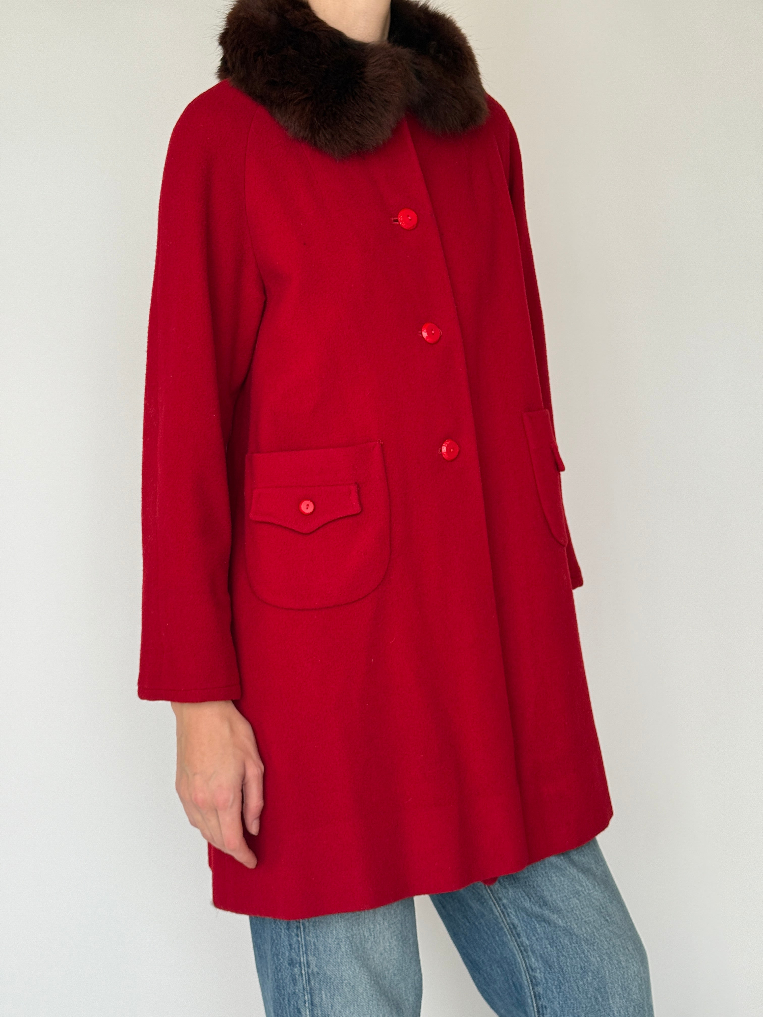 Vintage wool coat featuring plush fur collar in red