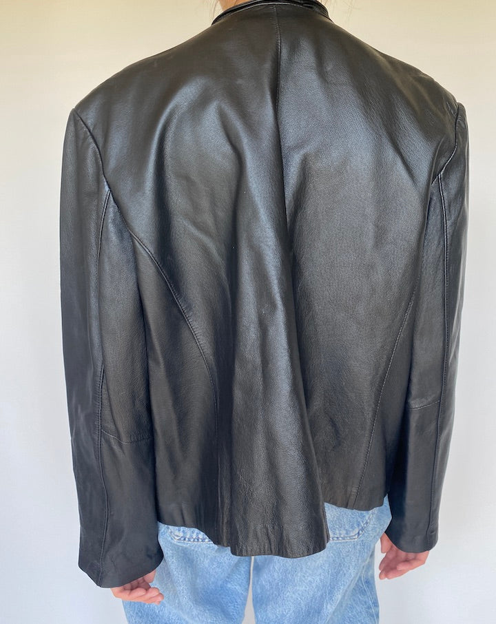 VINTAGE BLACK LEATHER JACKET 3424