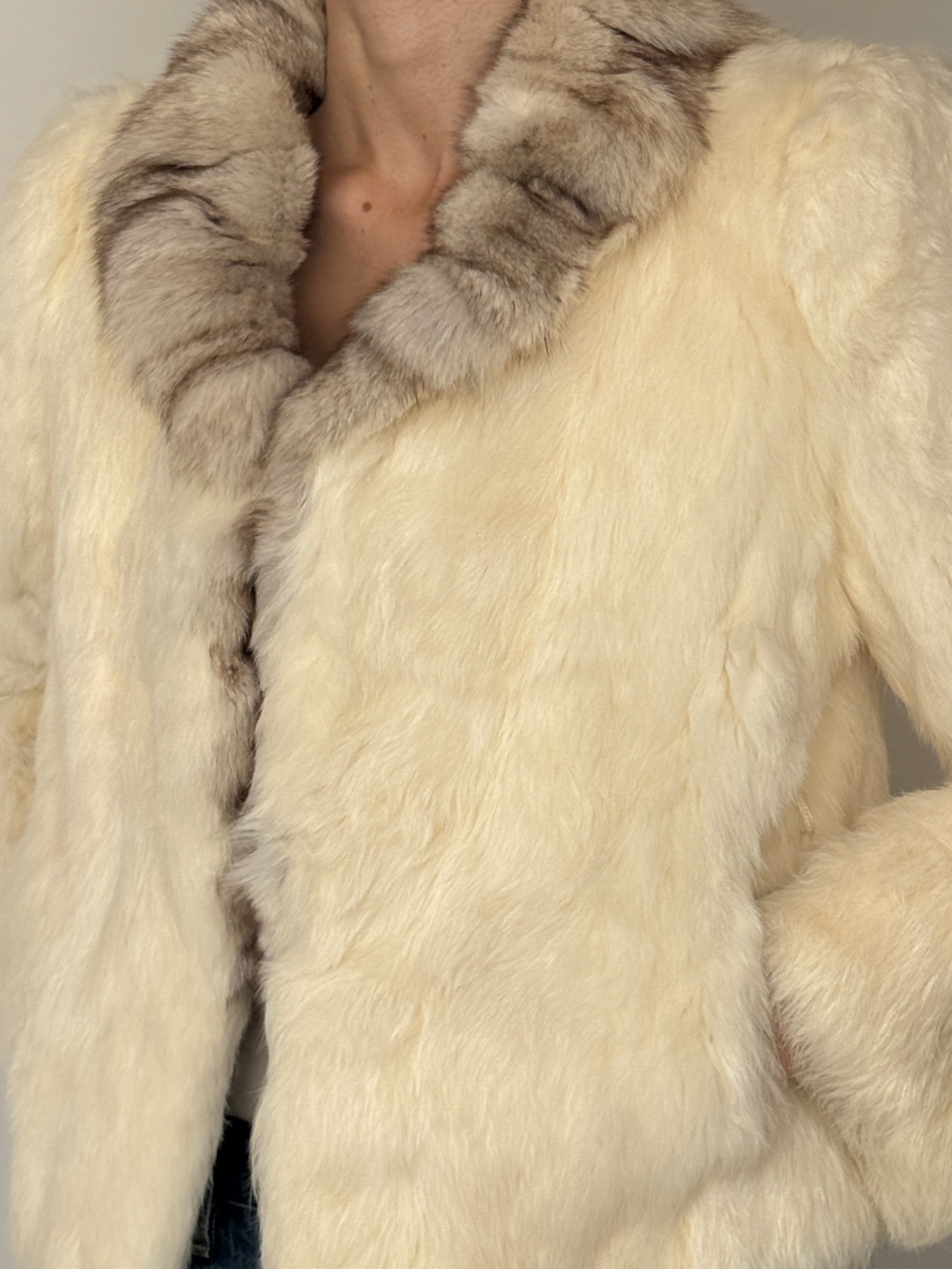Vintage real fur coat ivory fabric detail
