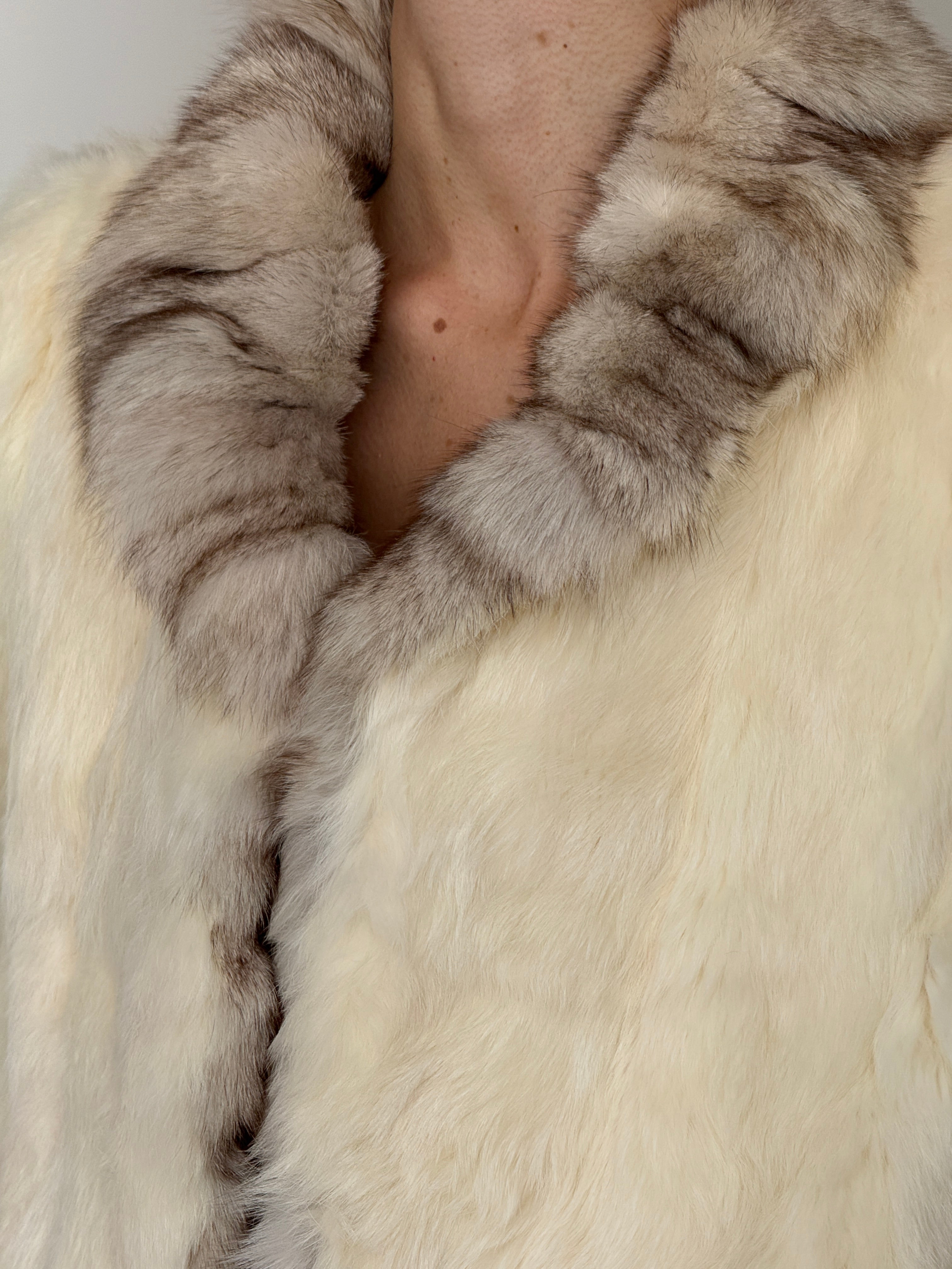Vintage real fur coat ivory texture detail