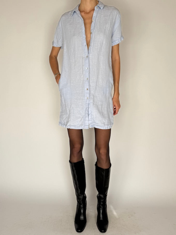 Vintage lightweight linen shirt dress with relaxed silhouette in light blue