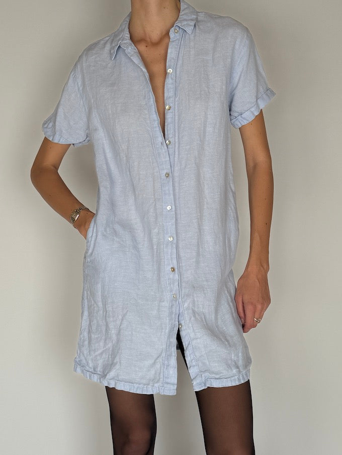 Vintage linen mini shirt dress with button-front closure in light blue