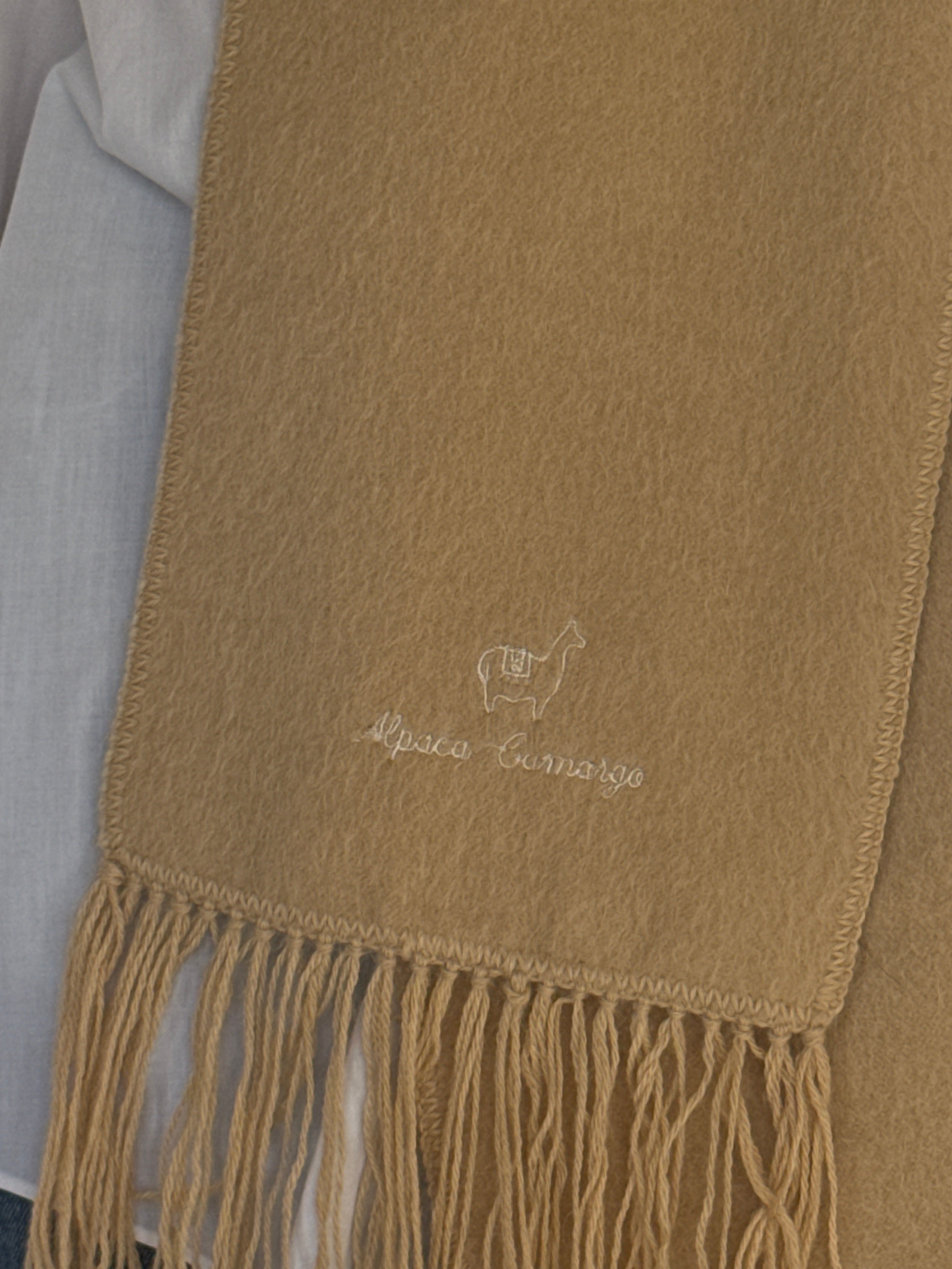Vintage beige alpaca scarf logo embroidery detail
