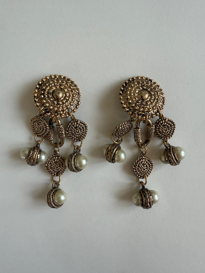 Vintage gold chandelier earrings with pearls