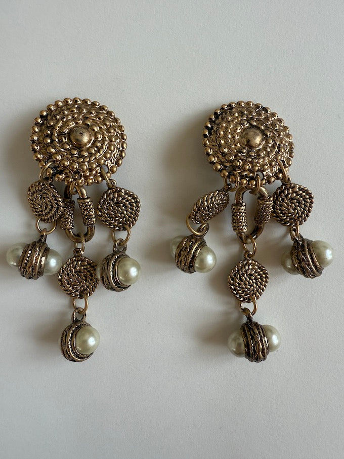 Vintage gold chandelier earrings with pearls