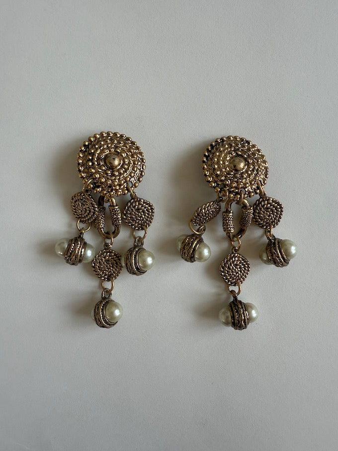 Vintage gold chandelier earrings with pearls
